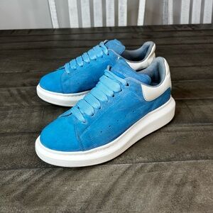 Alexander McQueen Women Blue Oversized
Suede Sneakers Shoes Size 7